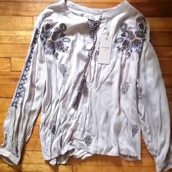 Embroidered blouse - Picture 1 of 3